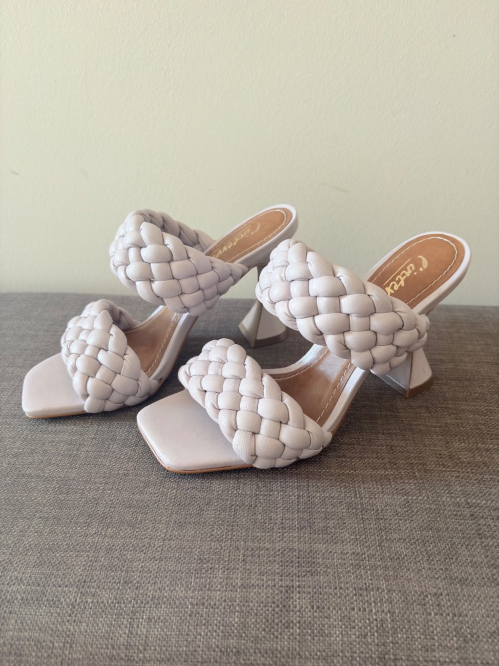 L'INTERVALLE Braided Double-Strap Heeled Sandals in Light Beige - Picture 3 of 8